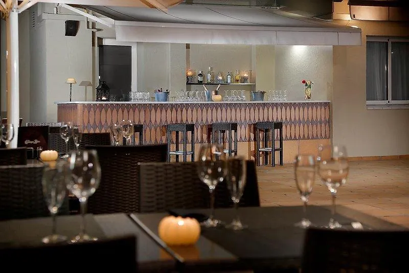 Hcc Montblanc Hotel Barcelona 3*,