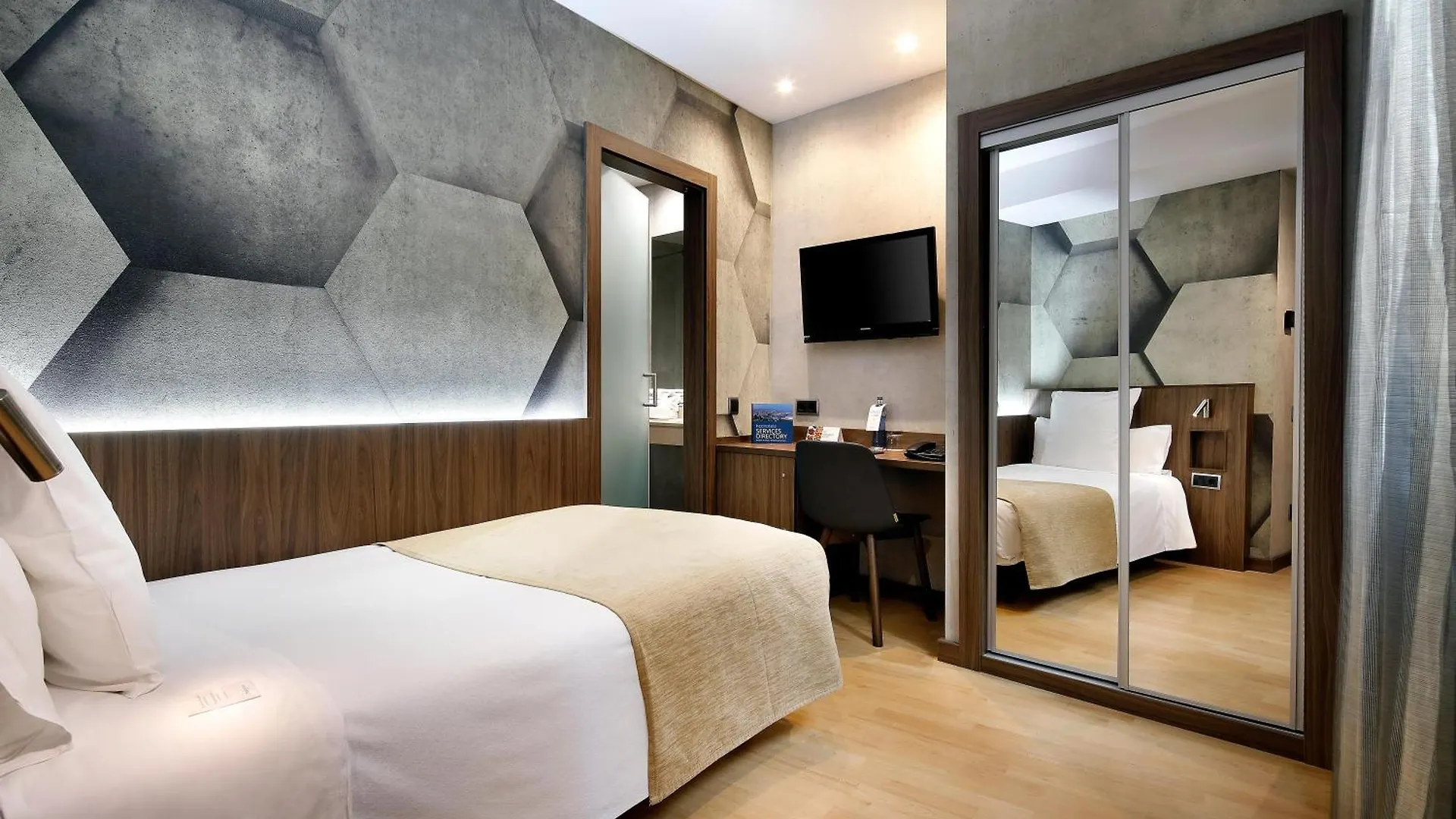 Hcc Montblanc Hotel Barcelona